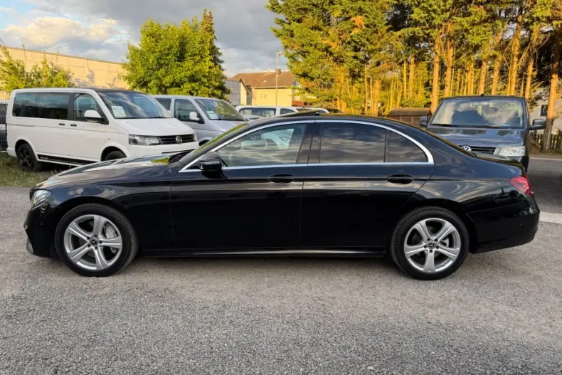 Mercedes-Benz E 300 din 2020 cu 69.000 km - oferta MER117024 - foto 3