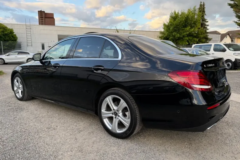 Mercedes-Benz E 300 din 2020 cu 69.000 km - oferta MER117024 - foto 4