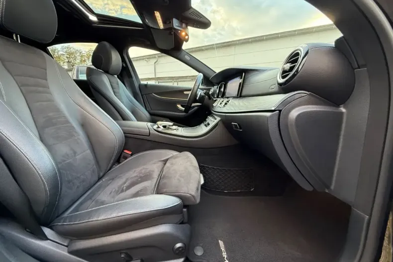 Mercedes-Benz E 300 din 2020 cu 69.000 km - oferta MER117024 - foto 20