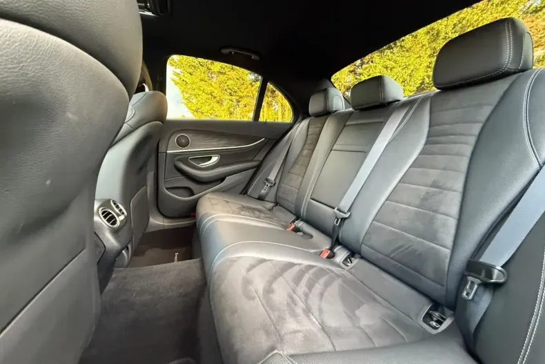 Mercedes-Benz E 300 din 2020 cu 69.000 km - oferta MER117024 - foto 27