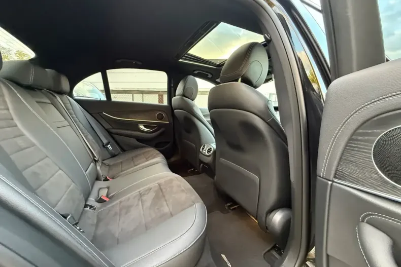 Mercedes-Benz E 300 din 2020 cu 69.000 km - oferta MER117024 - foto 29