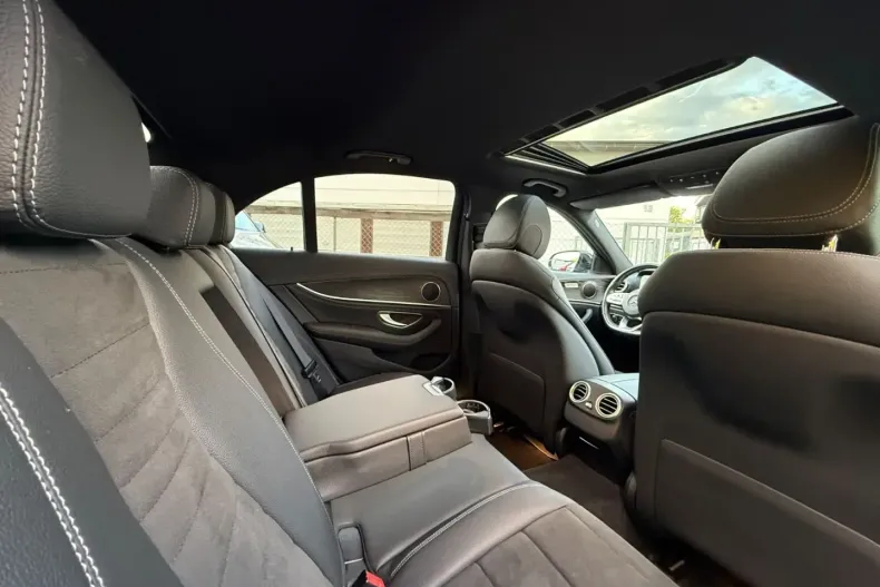 Mercedes-Benz E 300 din 2020 cu 69.000 km - oferta MER117024 - foto 32