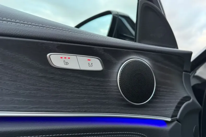 Mercedes-Benz E 300 din 2020 cu 69.000 km - oferta MER117024 - foto 42