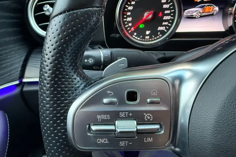 Mercedes-Benz E 300 din 2020 cu 69.000 km - oferta MER117024 - foto 49