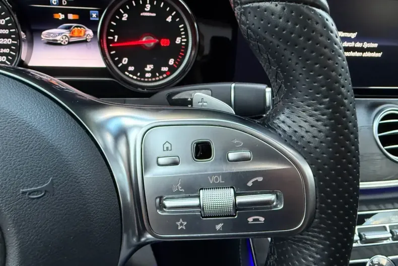 Mercedes-Benz E 300 din 2020 cu 69.000 km - oferta MER117024 - foto 50