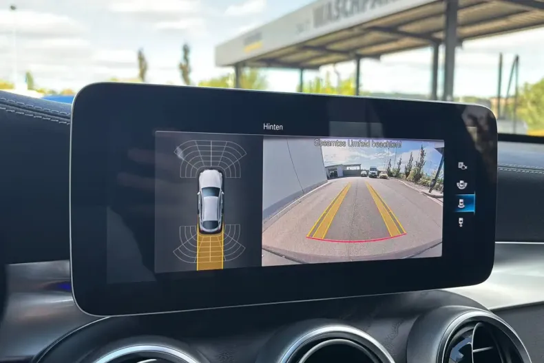 Mercedes-Benz GLC 300 din 2021 cu 67.652 km - oferta MER117026 - foto 24