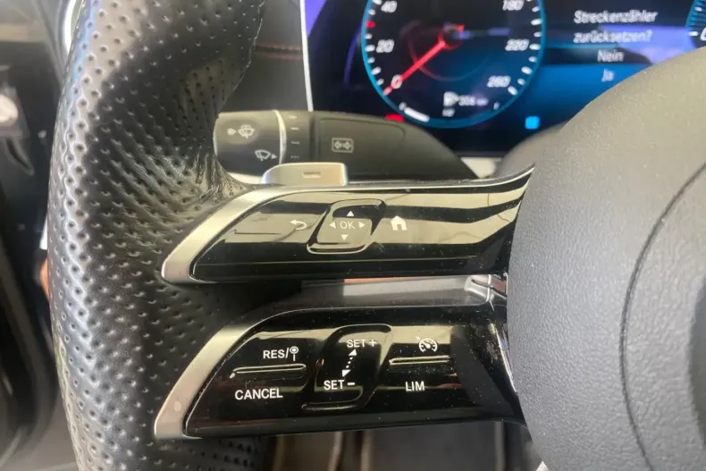 Mercedes-Benz E 300 din 2021 cu 76.980 km - oferta MER117028 - foto 25