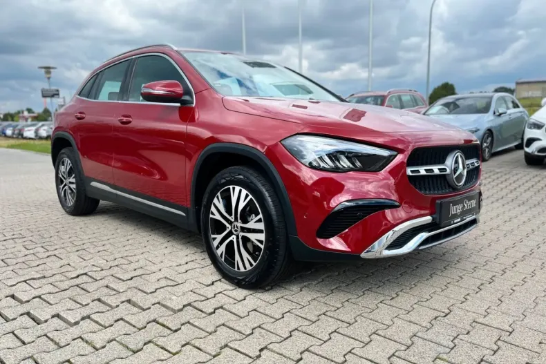 Mercedes-Benz GLA 180 din 2024 cu 5.315 km - oferta MER117029 - foto 1