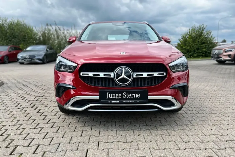 Mercedes-Benz GLA 180 din 2024 cu 5.315 km - oferta MER117029 - foto 2