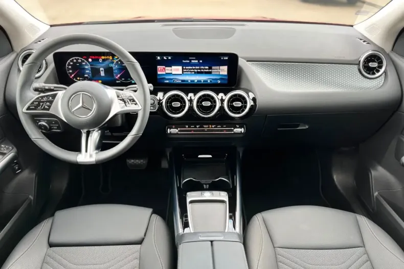 Mercedes-Benz GLA 180 din 2024 cu 5.315 km - oferta MER117029 - foto 15