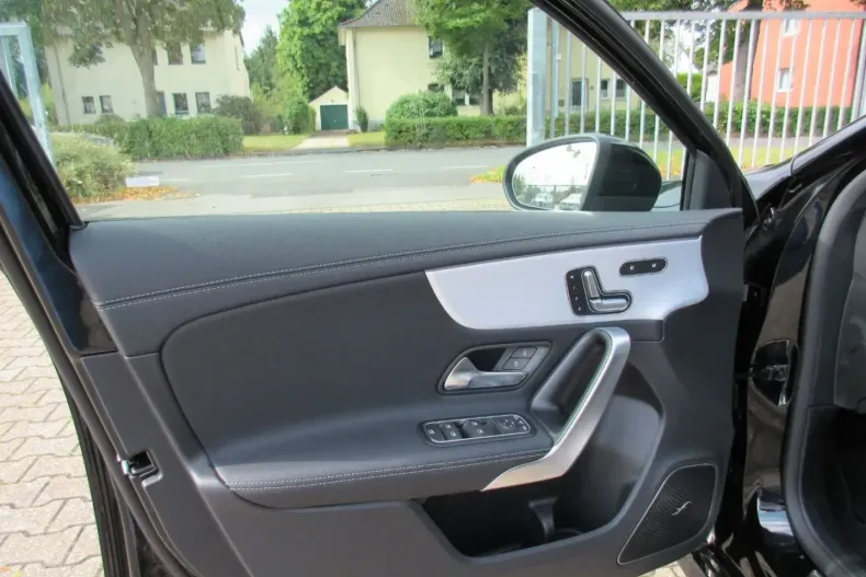 Mercedes-Benz A 45 AMG din 2023 cu 9.500 km - oferta MER117030 - foto 5