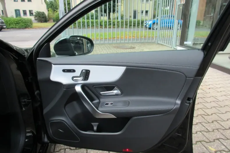 Mercedes-Benz A 45 AMG din 2023 cu 9.500 km - oferta MER117030 - foto 11