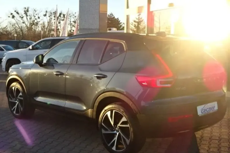 Volvo XC40 din 2022 cu 29.434 km - oferta VOL117033 - foto 3