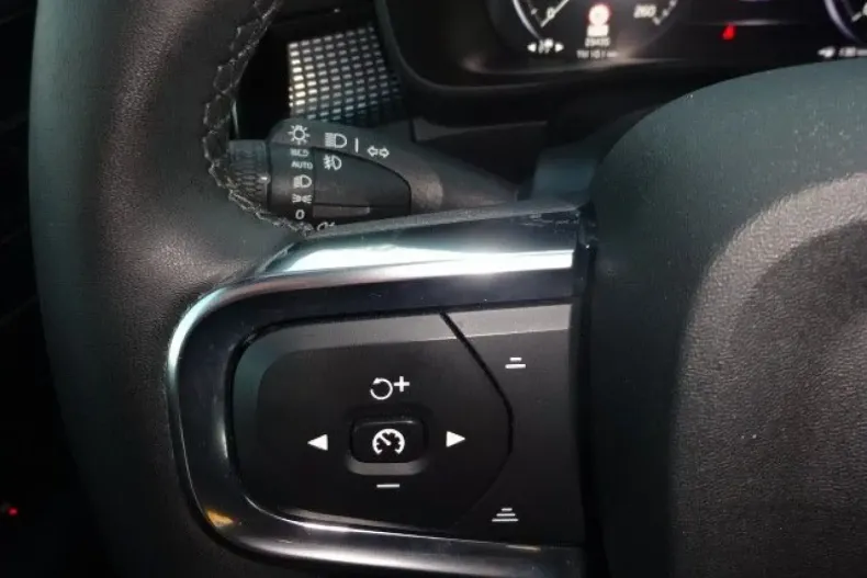 Volvo XC40 din 2022 cu 29.434 km - oferta VOL117033 - foto 13