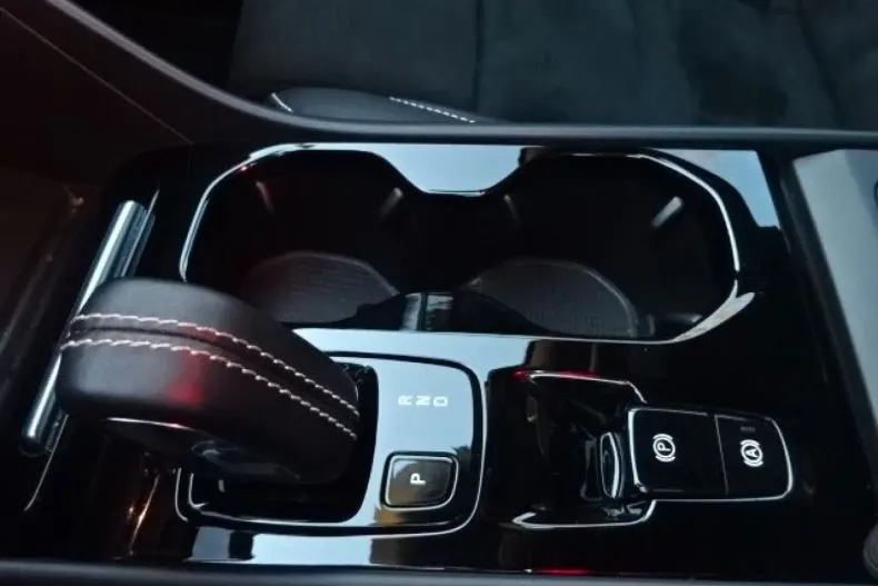 Volvo XC40 din 2022 cu 29.434 km - oferta VOL117033 - foto 16