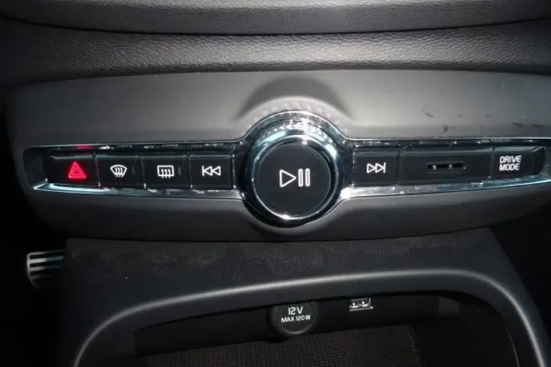 Volvo XC40 din 2022 cu 29.434 km - oferta VOL117033 - foto 17