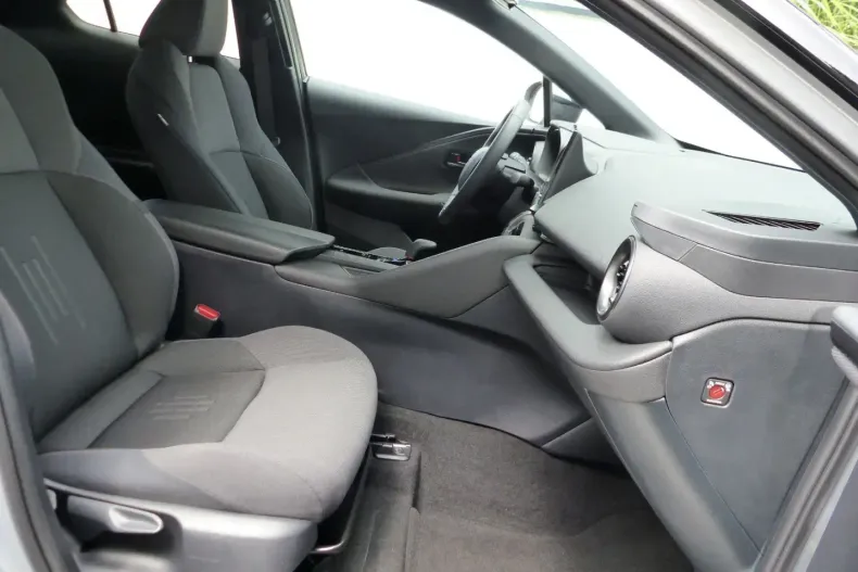 Toyota C-HR din 2024 cu 17.220 km - oferta TOY117039 - foto 6