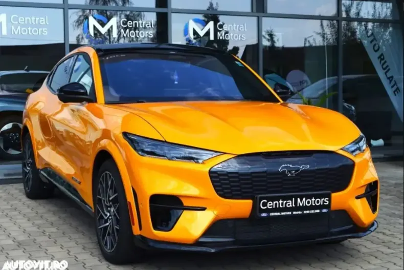 Ford Mustang Mach-E din 2022 cu 8.000 km - oferta FOR117054 - foto 1
