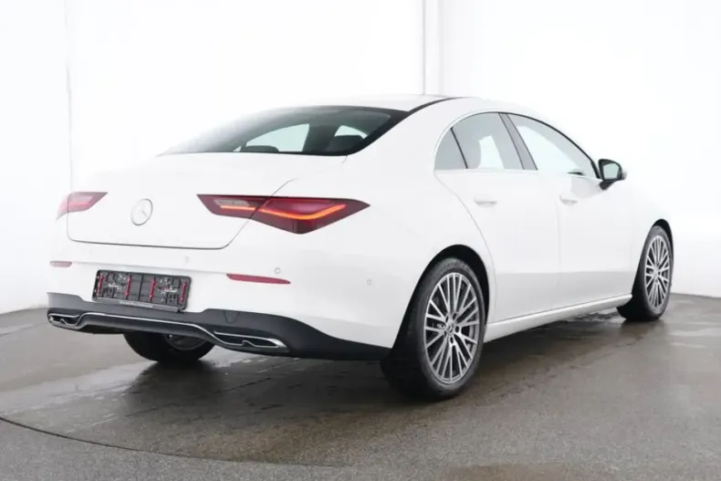 Mercedes-Benz CLA 180 din 2024 cu 13.489 km - oferta MER117061 - foto 2