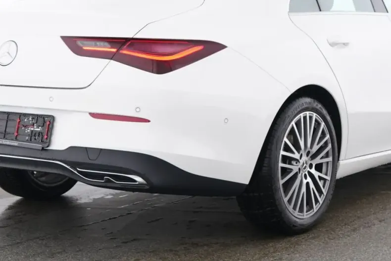 Mercedes-Benz CLA 180 din 2024 cu 13.489 km - oferta MER117061 - foto 9