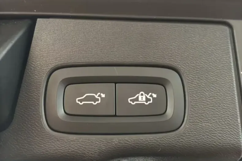 Volvo XC60 din 2020 cu 104.989 km - oferta VOL117081 - foto 6