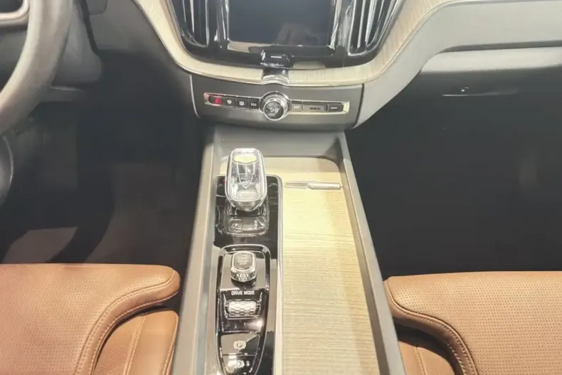 Volvo XC60 din 2020 cu 104.989 km - oferta VOL117081 - foto 7