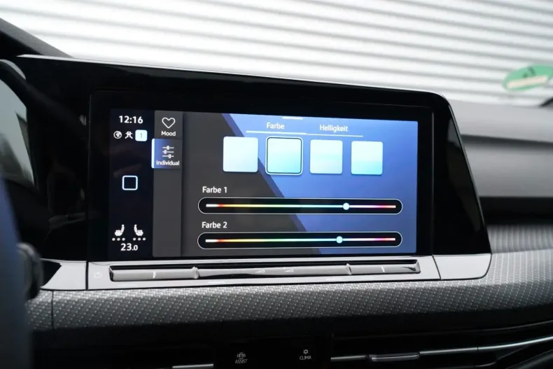 Volkswagen Golf din 2024 cu 7.300 km - oferta VOL117094 - foto 19