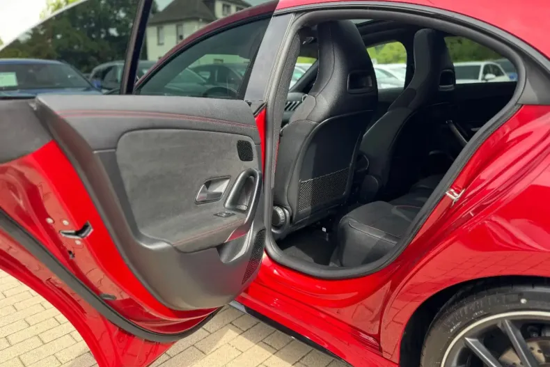 Mercedes-Benz CLA 35 AMG din 2022 cu 39.900 km - oferta MER117114 - foto 12