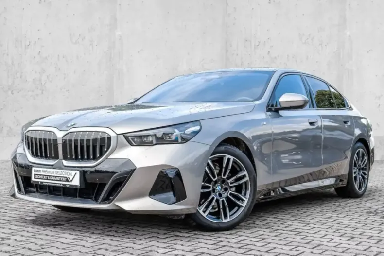 BMW 520 din 2024 cu 25.700 km - oferta BMW117121 - foto 1