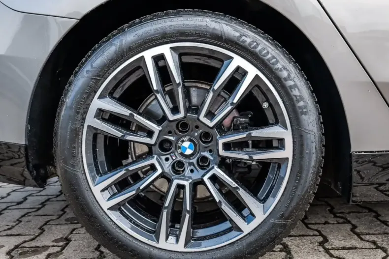 BMW 520 din 2024 cu 25.700 km - oferta BMW117121 - foto 3