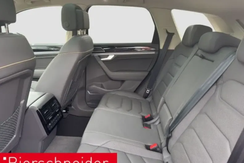 Volkswagen Touareg din 2024 cu 28.449 km - oferta VOL117145 - foto 14