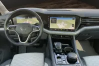 Volkswagen Touareg din 2024 cu 69.708 km - oferta VOL117153 - foto 8