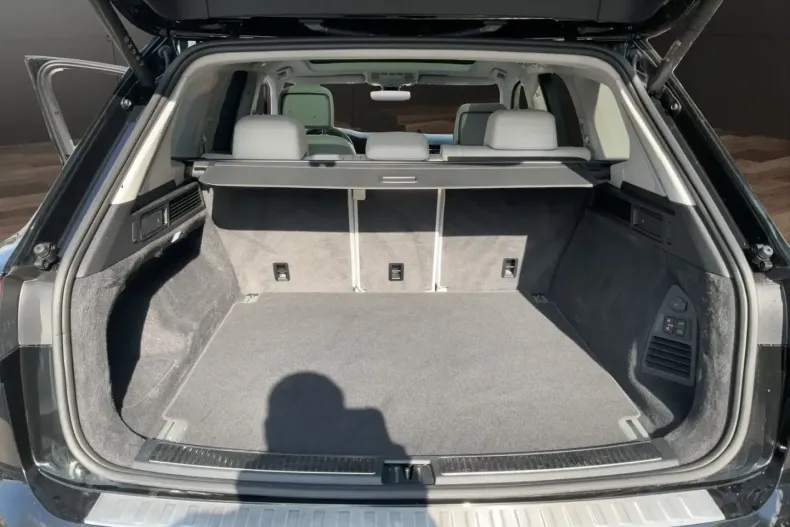 Volkswagen Touareg din 2024 cu 69.708 km - oferta VOL117153 - foto 15