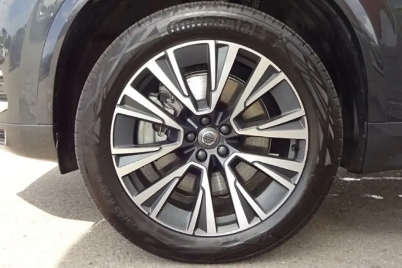 Volvo XC90 din 2022 cu 30.000 km - oferta VOL117161 - foto 2