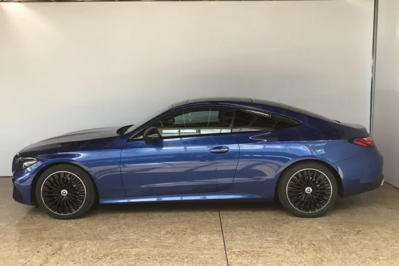 Mercedes-Benz CLE 200 din 2023 cu 4.817 km - oferta MER117167 - foto 2