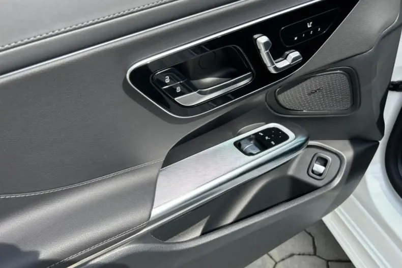 Mercedes-Benz CLE 220 din 2024 cu 26.700 km - oferta MER117169 - foto 7