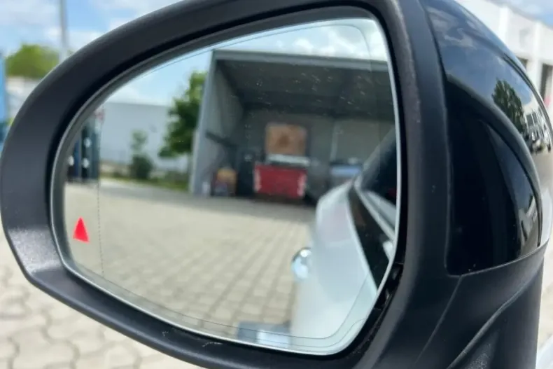 Mercedes-Benz CLE 220 din 2024 cu 26.700 km - oferta MER117169 - foto 9