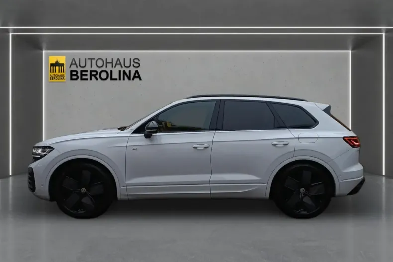 Volkswagen Touareg din 2024 cu 43.059 km - oferta VOL117174 - foto 3