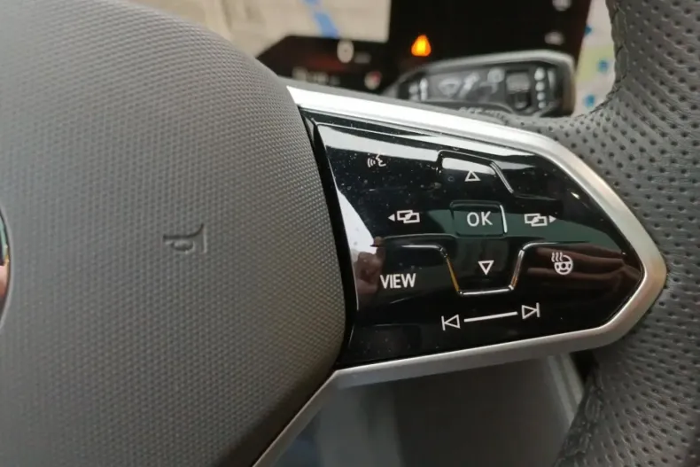 Volkswagen Touareg din 2024 cu 43.059 km - oferta VOL117174 - foto 12