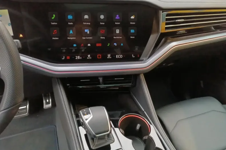 Volkswagen Touareg din 2024 cu 43.059 km - oferta VOL117174 - foto 13