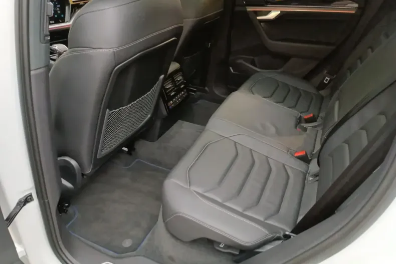 Volkswagen Touareg din 2024 cu 43.059 km - oferta VOL117174 - foto 19