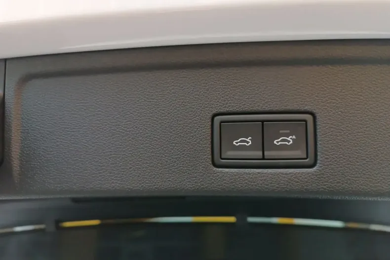 Volkswagen Touareg din 2024 cu 43.059 km - oferta VOL117174 - foto 22