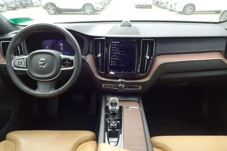 Volvo XC60 din 2022 cu 48.900 km - oferta VOL117189 - foto 2