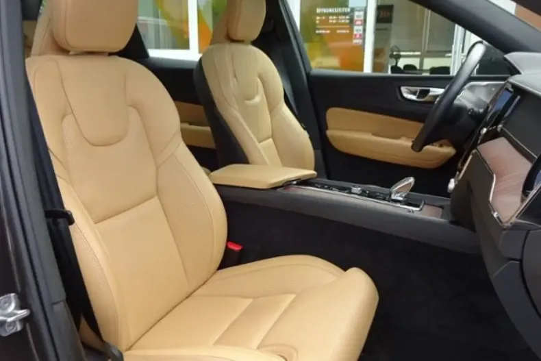 Volvo XC60 din 2022 cu 48.900 km - oferta VOL117189 - foto 16