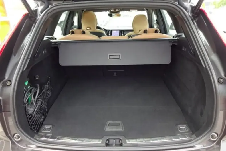 Volvo XC60 din 2022 cu 48.900 km - oferta VOL117189 - foto 19