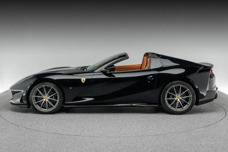 Ferrari 812 din 2023 cu 1.900 km - oferta FER117203 - foto 2