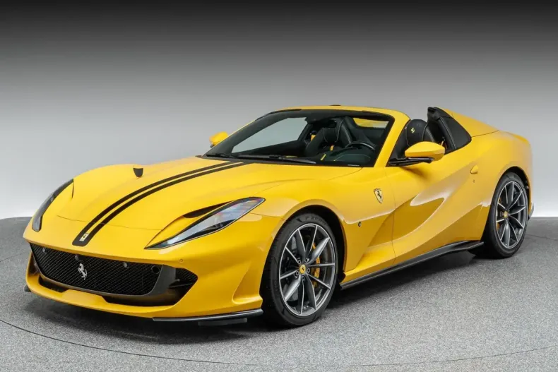 Ferrari 812 din 2022 cu 4.000 km - oferta FER117204 - foto 1
