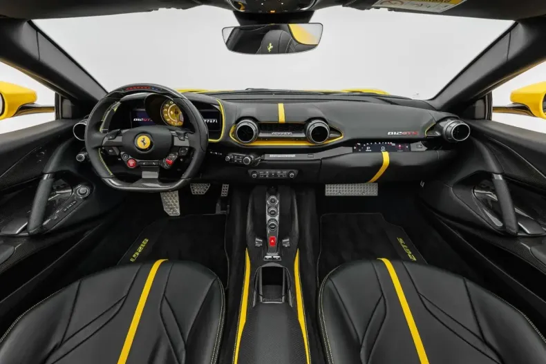 Ferrari 812 din 2022 cu 4.000 km - oferta FER117204 - foto 4