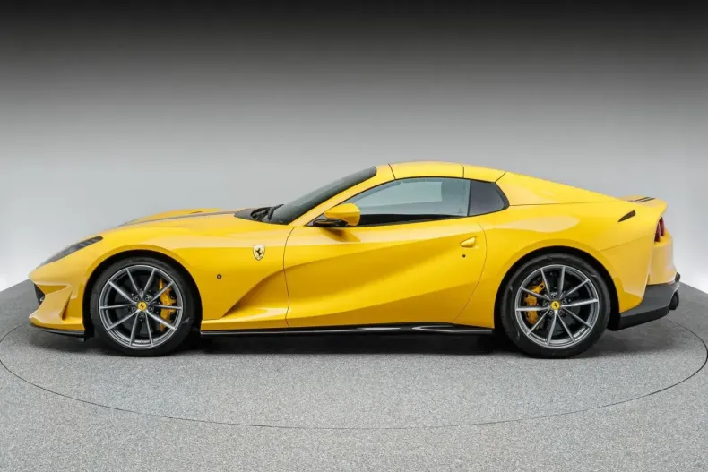 Ferrari 812 din 2022 cu 4.000 km - oferta FER117204 - foto 5