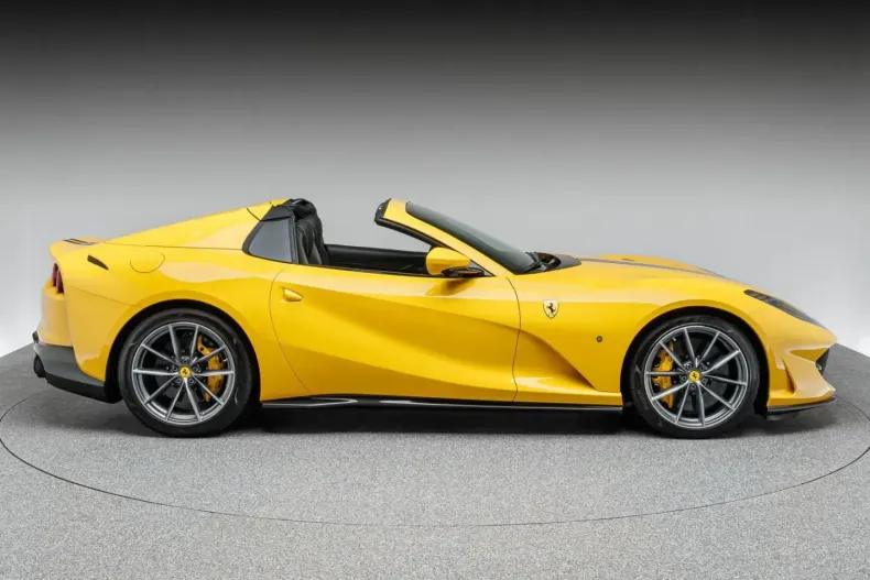 Ferrari 812 din 2022 cu 4.000 km - oferta FER117204 - foto 8